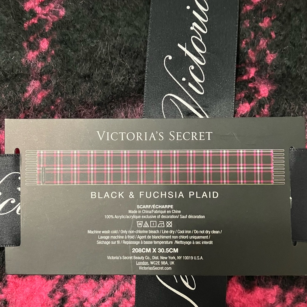 NWT Victoria’s Secret Black and Fushia Plaid Scarf Winter Angel Collection-Soft! - Picture 4 of 4
